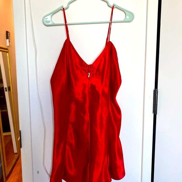 Morgan Taylor Vintage Satin Red Romper - Picture 6 of 6